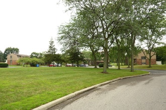 Linden Lane in Flint, MI - Building Photo - Building Photo