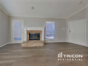 2085 Amherst Dr in Lewisville, TX - Building Photo - Building Photo