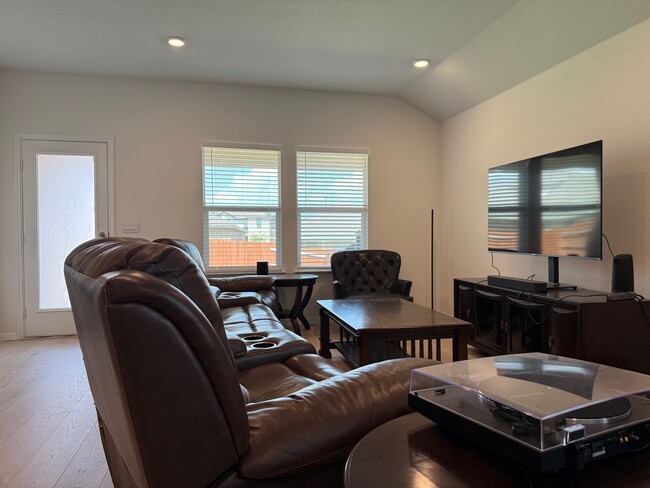 2916 Owl Head Dr in Leander, TX - Building Photo - Building Photo