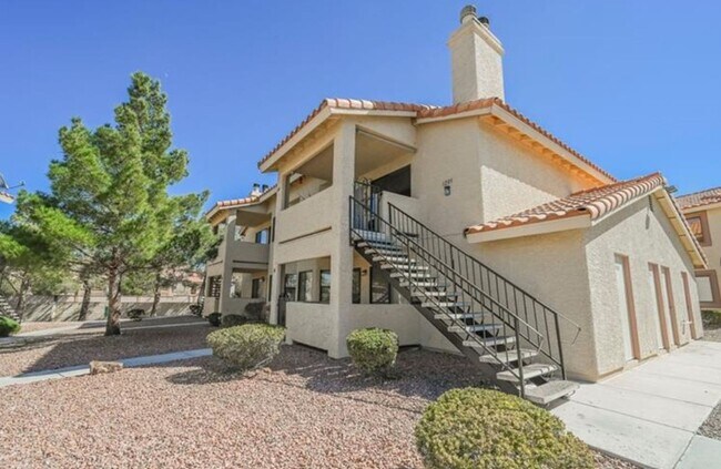 1205 N Buffalo Dr in Las Vegas, NV - Building Photo - Building Photo