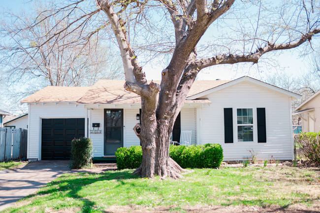 2713 Townsend Dr in Fort Worth, TX - Foto de edificio - Building Photo