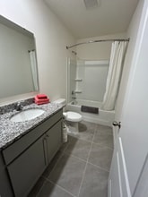 966 Lido Dr in Howey In The Hills, FL - Foto de edificio - Building Photo