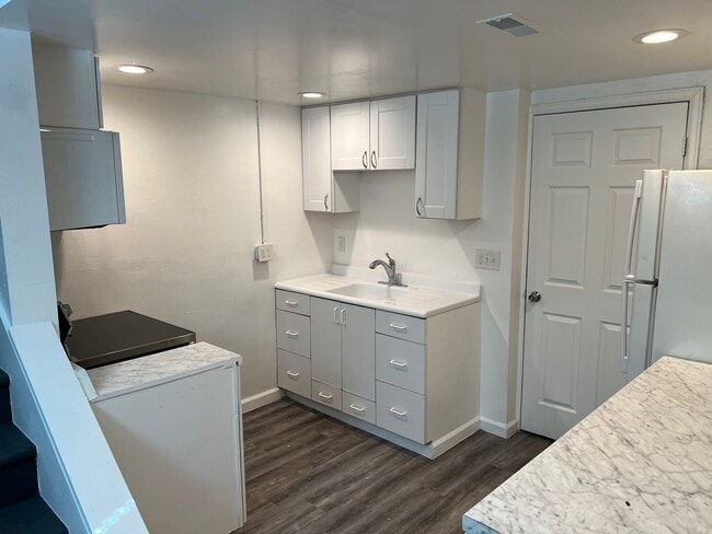 property at 2143 S Acoma St
