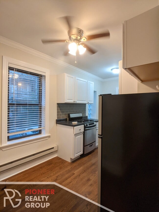 839 W Cornelia Ave, Unit #837 - 3S