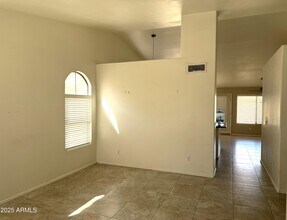 4752 E Lavender Ln in Phoenix, AZ - Building Photo - Building Photo