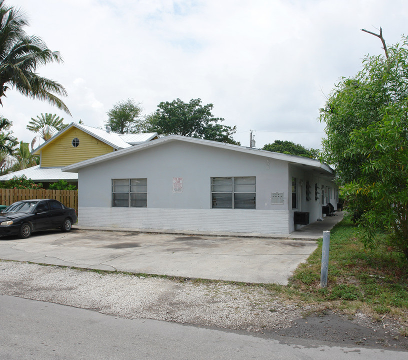 605 SW 13th Ave in Fort Lauderdale, FL - Building Photo