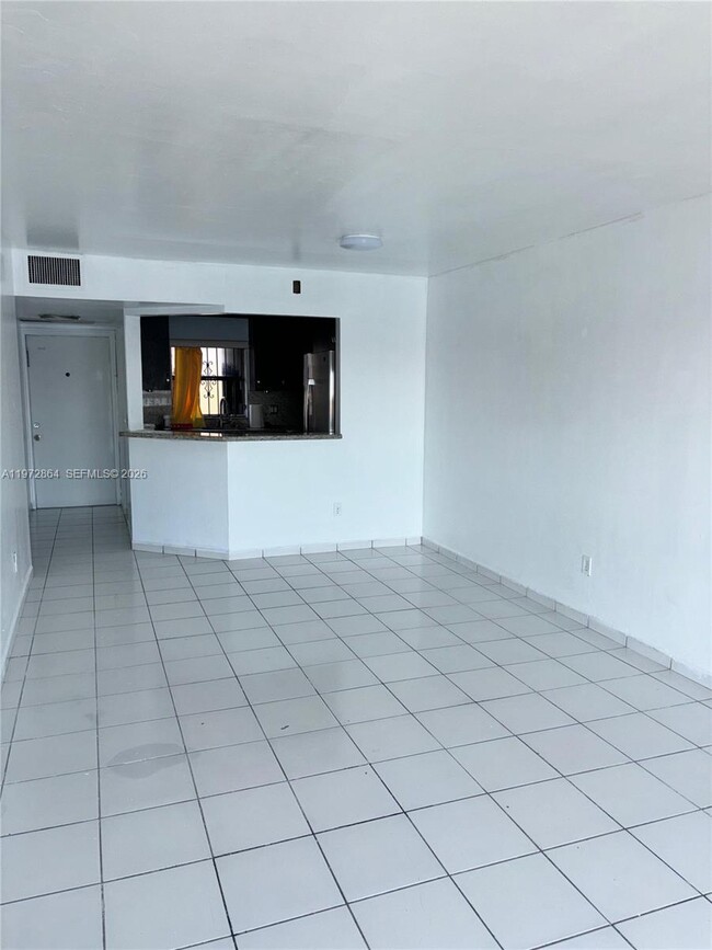 6715 W 26th Dr in Hialeah, FL - Building Photo - Building Photo