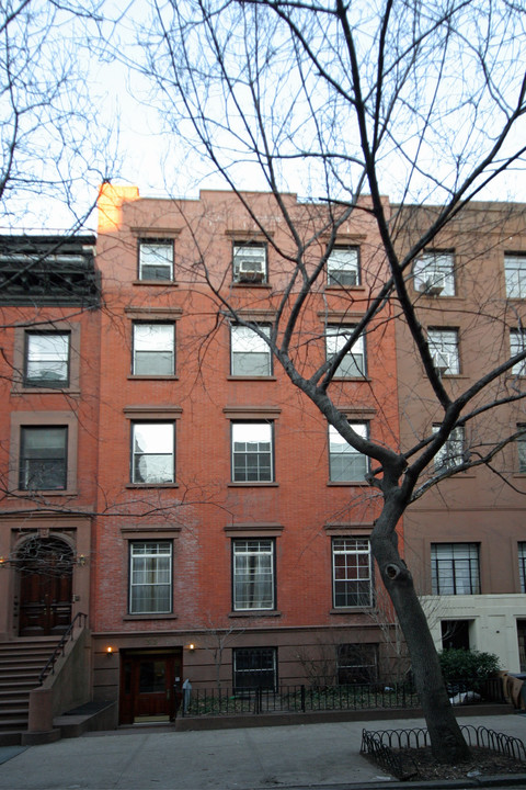 33 Monroe Pl in Brooklyn, NY - Building Photo