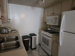 1800 Lavaca St, Unit 104 in Austin, TX - Building Photo - Building Photo