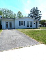 120 Jenness Ln in Newport News, VA - Building Photo