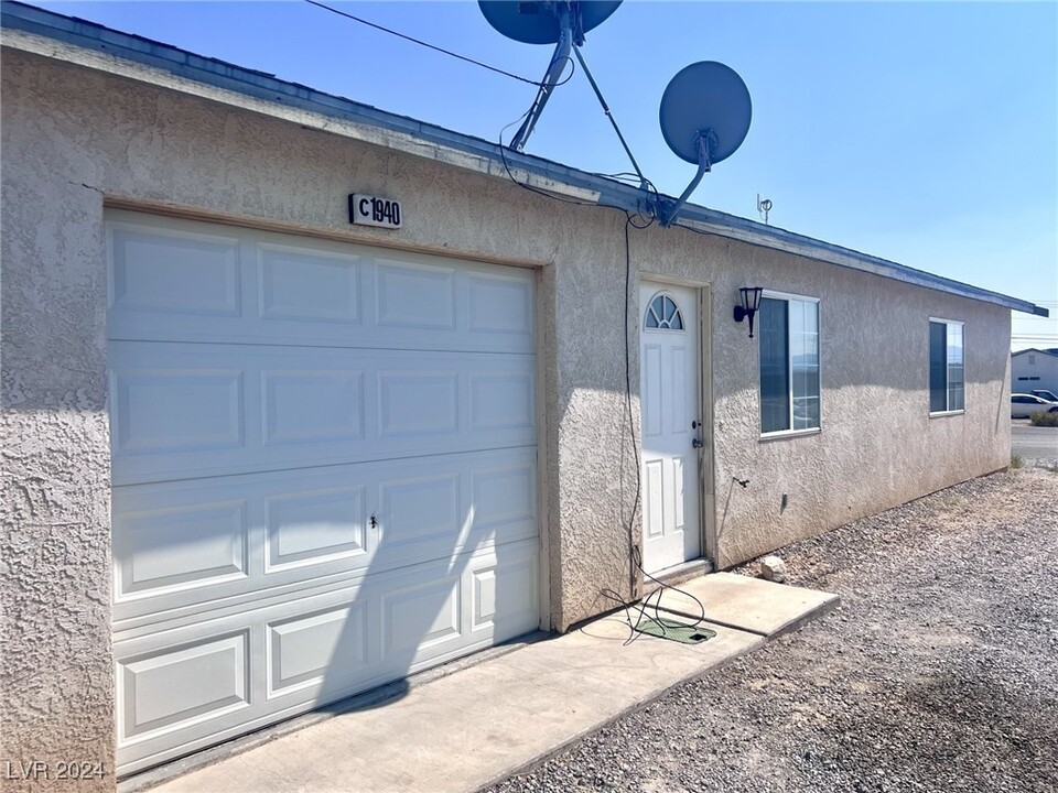 1940 Haiwee St in Pahrump, NV - Building Photo