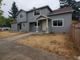 653 SE 158th Ave in Portland, OR - Building Photo