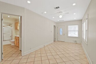 2723 E 8th St in Long Beach, CA - Building Photo - Building Photo