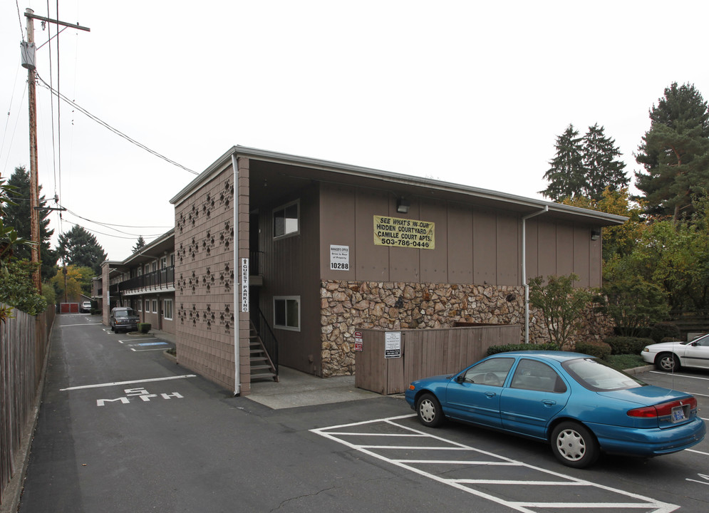 Camille Court Apartments in Milwaukie, OR - Building Photo