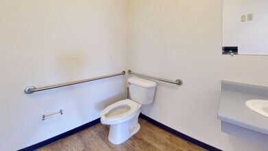 2371 Washington Ave-Unit -D in Oroville, CA - Foto de edificio - Building Photo