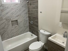 903 Lindley Ave, Unit 2nd fl in Philadelphia, PA - Building Photo - Building Photo