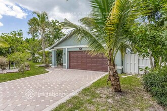 9721 Carousel Cir N in Boca Raton, FL - Building Photo - Building Photo