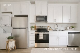 4888 Lexington Ave in Los Angeles, CA - Building Photo