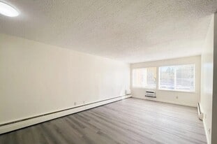 133 Davidson Crescent in Regina, SK - Building Photo