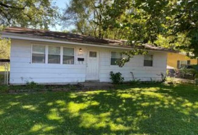 property at 2270 E Laurel St