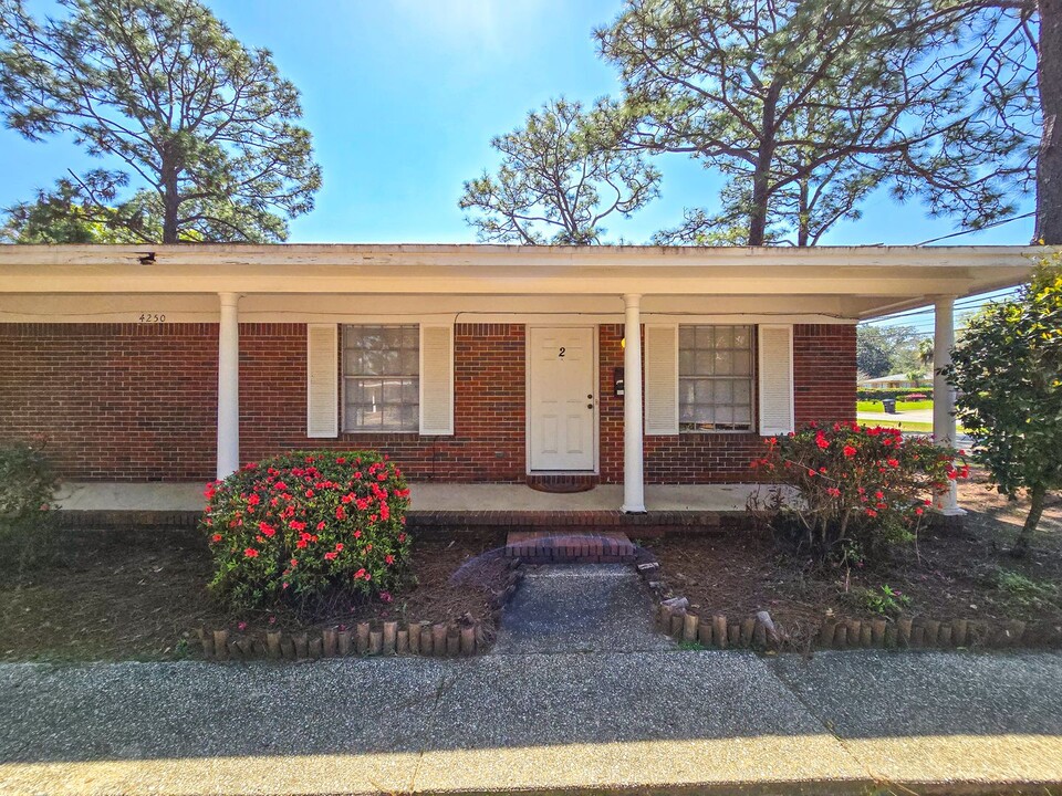 4250 N 8th Ave in Pensacola, FL - Building Photo