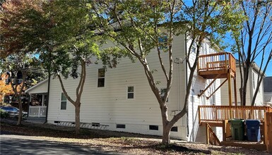 559 Angier Ave NE in Atlanta, GA - Foto de edificio - Building Photo