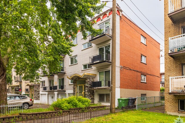 6270-6280 Maurice-Duplessis Boul in Montréal, QC - Building Photo - Building Photo