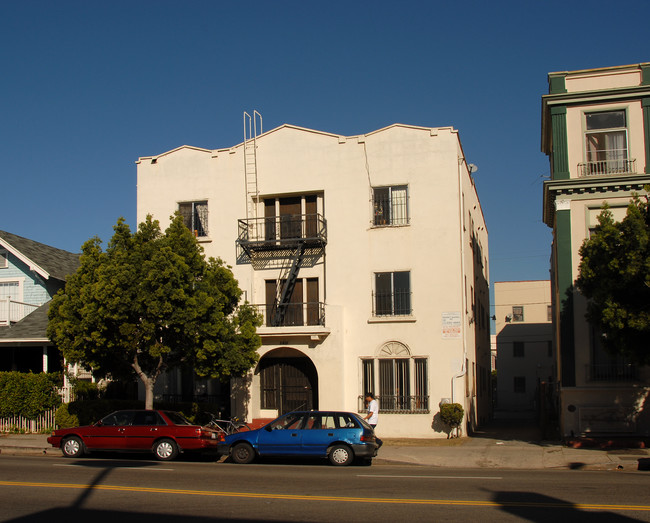 2815 W 8th St in Los Angeles, CA - Building Photo - Building Photo