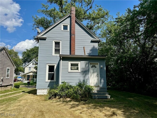 property at 2302 9th St SW