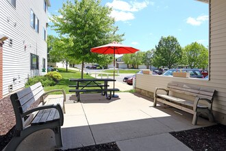 Edgewood in Cedar Rapids, IA - Building Photo - Building Photo