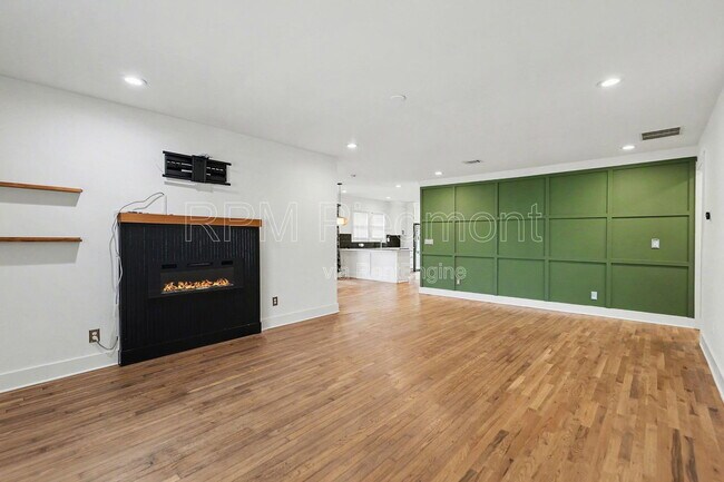 1326 Blvd Lorraine SW in Atlanta, GA - Building Photo - Building Photo