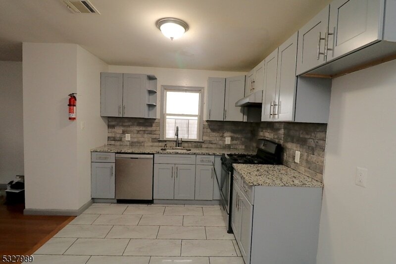 611 Bramhall Ave, Unit 1 in Jersey City, NJ - Foto de edificio