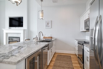 Residences at Halle in Cleveland, OH - Building Photo - Interior Photo