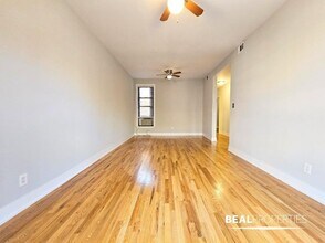 633 W Oakdale Ave in Chicago, IL - Building Photo - Building Photo