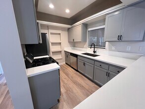 4623 Willis Ave, Unit 105 in Los Angeles, CA - Foto de edificio - Building Photo