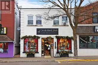 6258 Main St in Whitchurch-Stouffville, ON - Building Photo - Building Photo