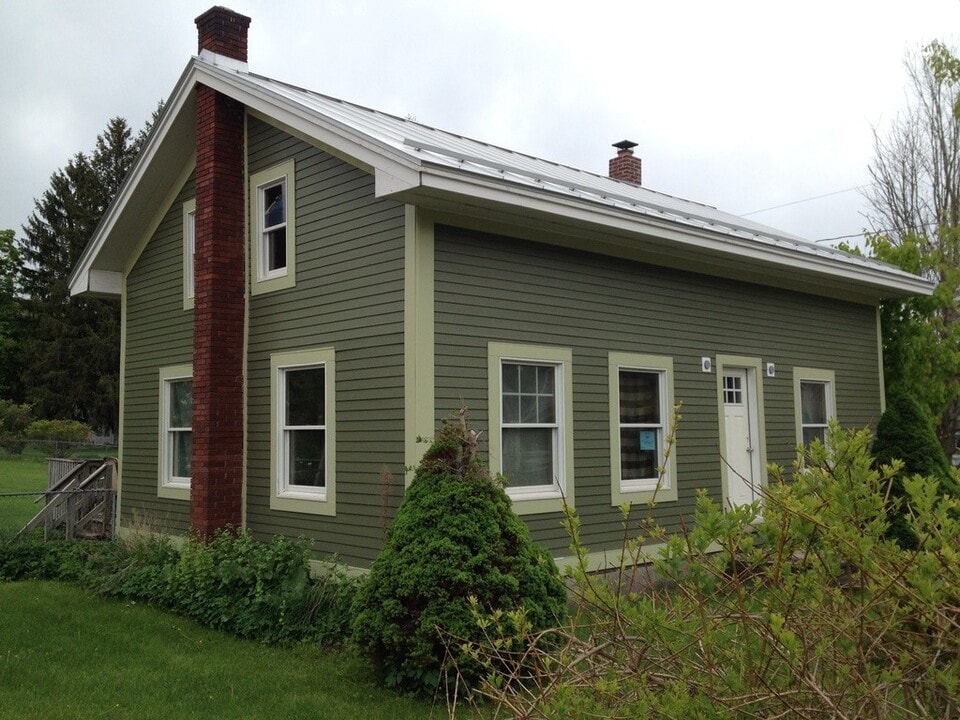 390 Lower Main St in Andes, NY - Foto de edificio