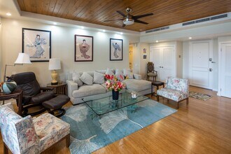 4999 Kahala Ave in Honolulu, HI - Building Photo - Building Photo