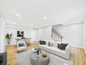 10380 Briar Forest Dr in Houston, TX - Building Photo - Building Photo