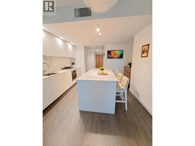 6463 Silver Ave in Burnaby, BC - Building Photo - Building Photo