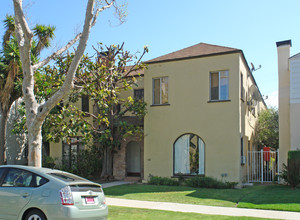 450-452 S Oakhurst Dr in Beverly Hills, CA - Building Photo - Building Photo