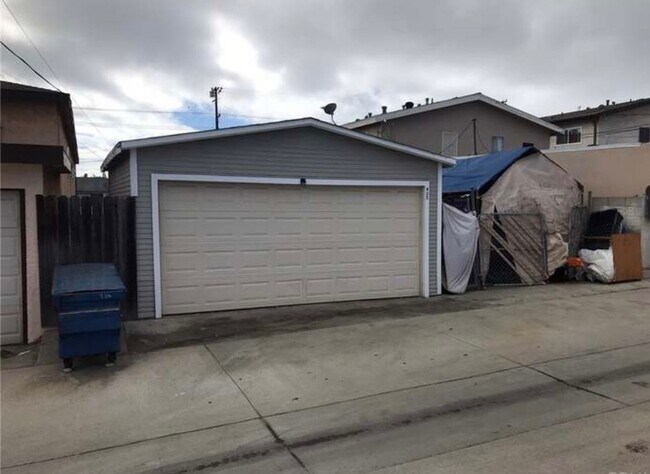 932 W 7th St in San Pedro, CA - Building Photo - Building Photo