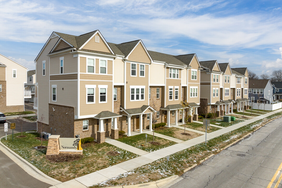 Normandy Oaks in Royal Oak, MI - Building Photo