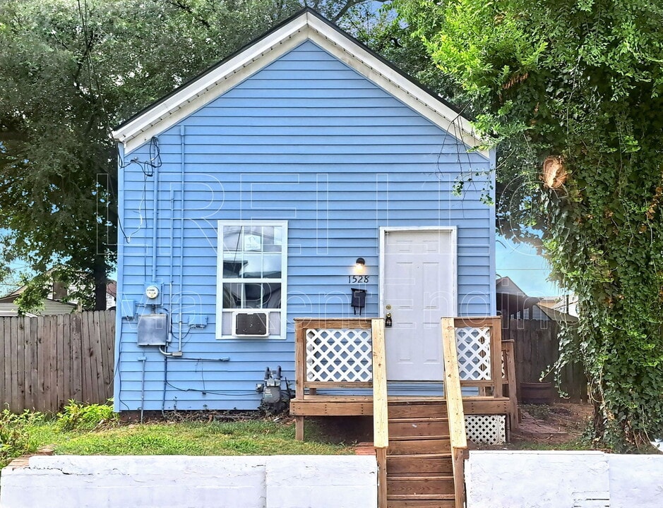 1528 S 9th St in Louisville, KY - Building Photo