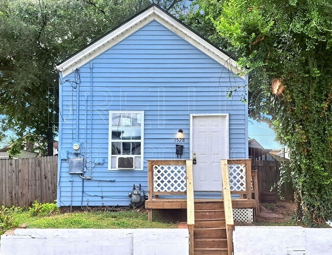 property at 1528 S 9th St