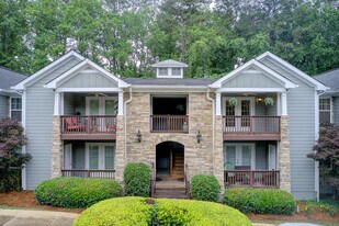 304 Madison Ct in Smyrna, GA - Building Photo
