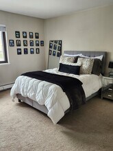 607 W Wrightwood Ave, Unit 815 in Chicago, IL - Building Photo - Building Photo