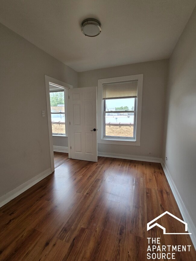 3420 W Irving Park Rd in Chicago, IL - Building Photo - Building Photo