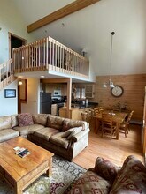 2 Aspen Ln in Winhall, VT - Building Photo - Building Photo