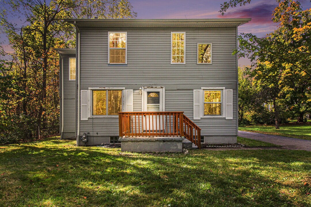 1061 Centennial Ave in Ypsilanti, MI - Building Photo